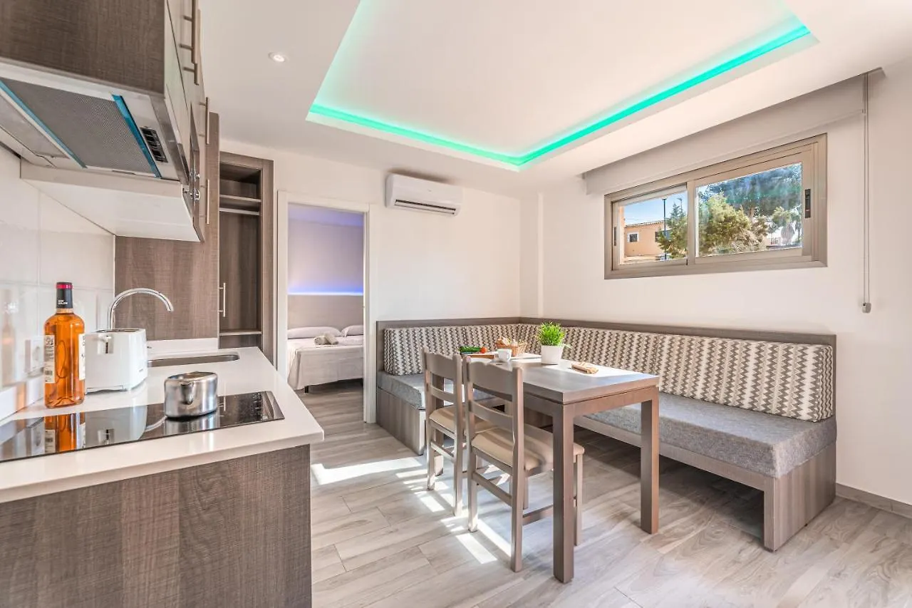 Apartamentos Playa Ferrera Cala Ferrera  Spain