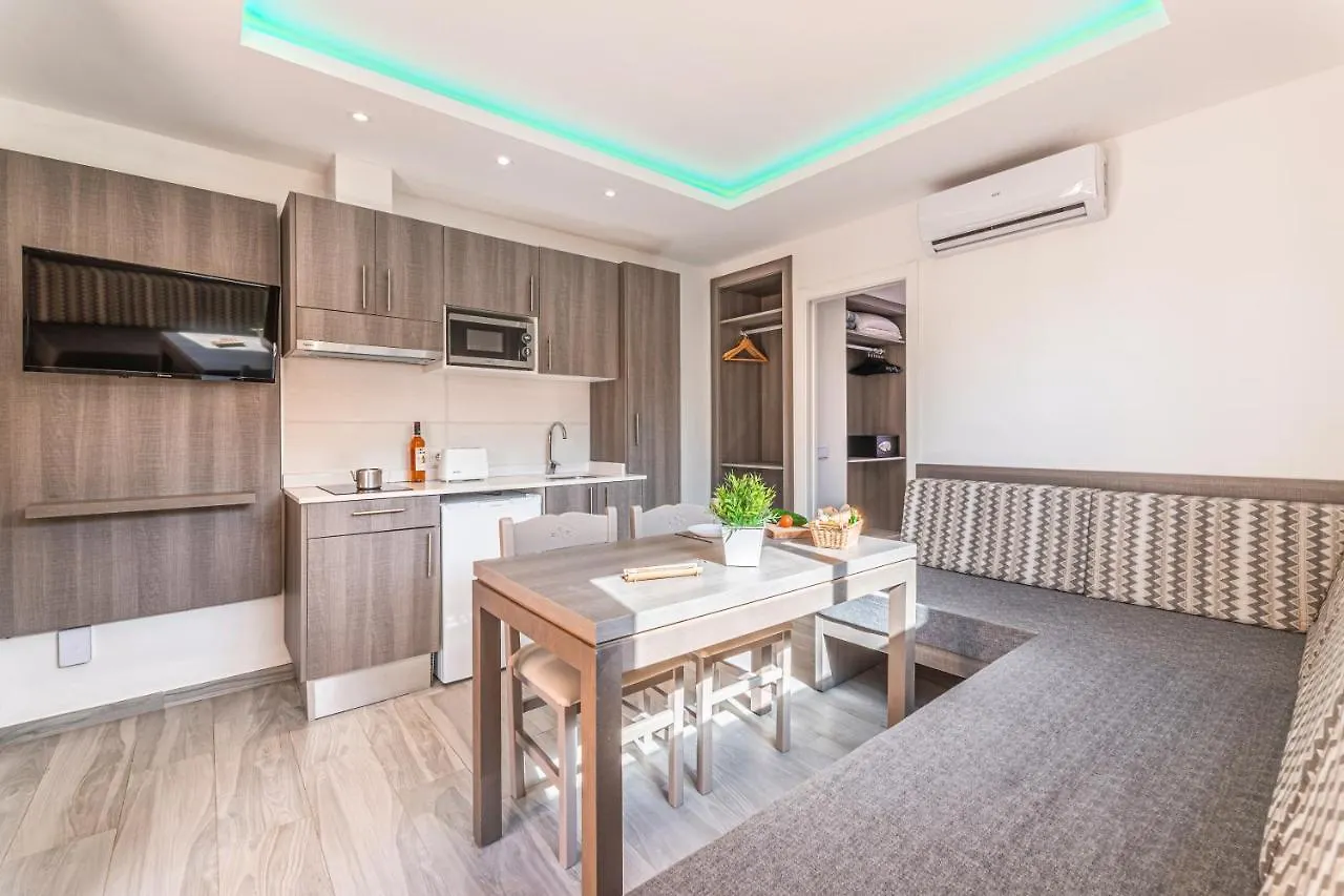 Aparthotel Apartamentos Playa Ferrera Cala Ferrera