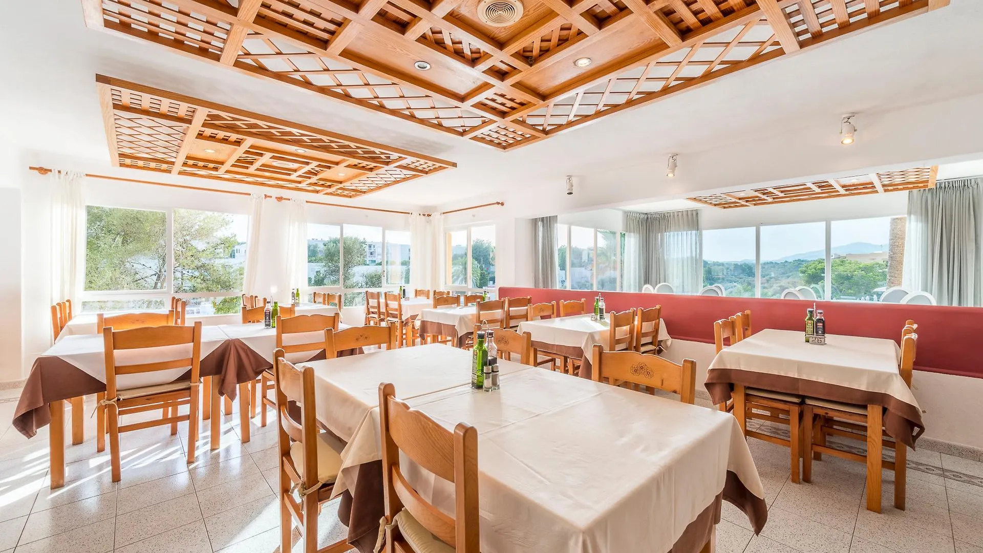 Aparthotel Apartamentos Playa Ferrera Cala Ferrera