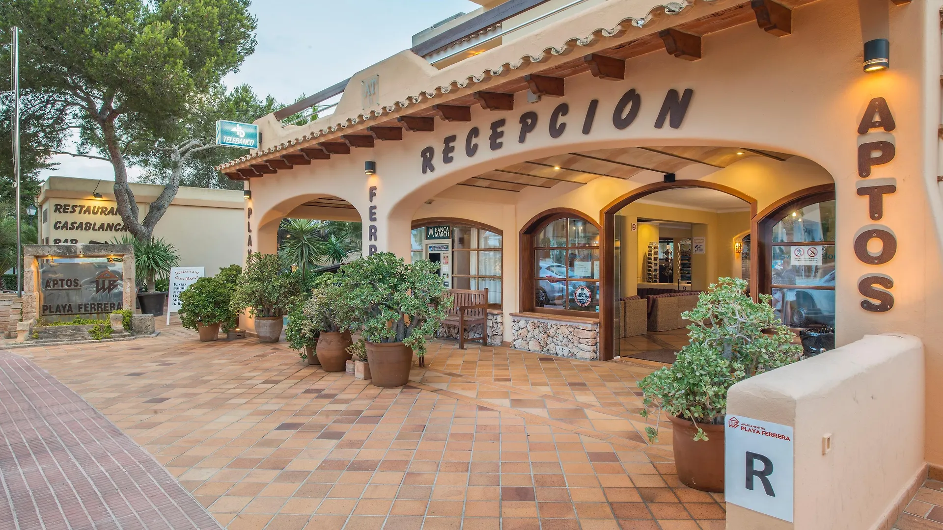 Apartamentos Playa Ferrera Cala Ferrera  Aparthotel